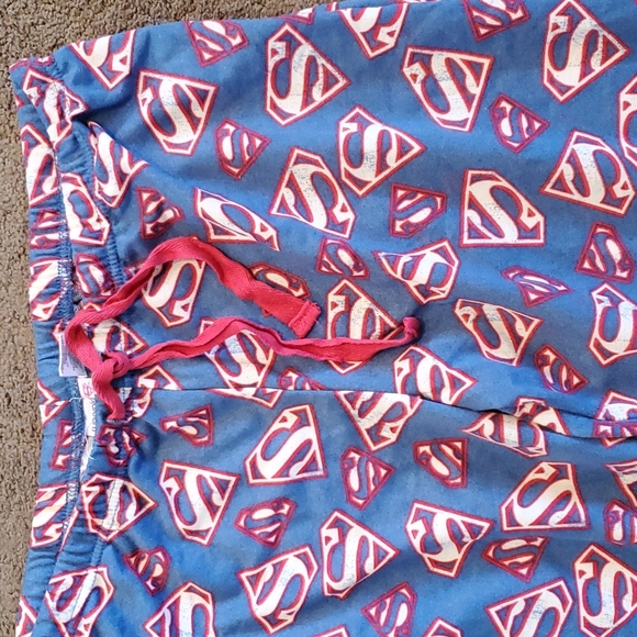 Juniors SUPERGIRL pajamas Tee & Pants Size Large. EUC - Picture 5 of 5